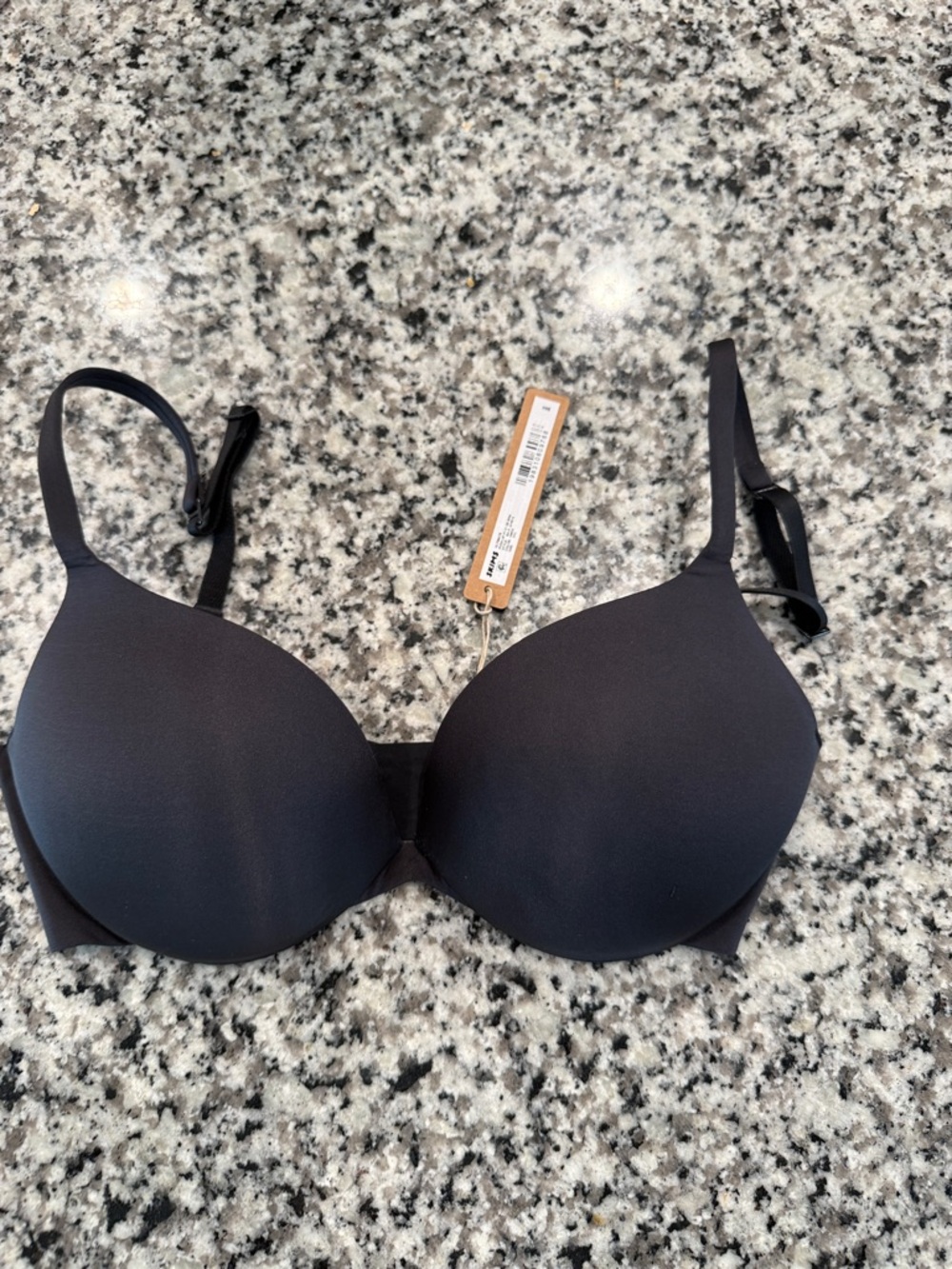 SKIMS Ultimate Plunge Push-Up Bra - Picture 5 of 7
